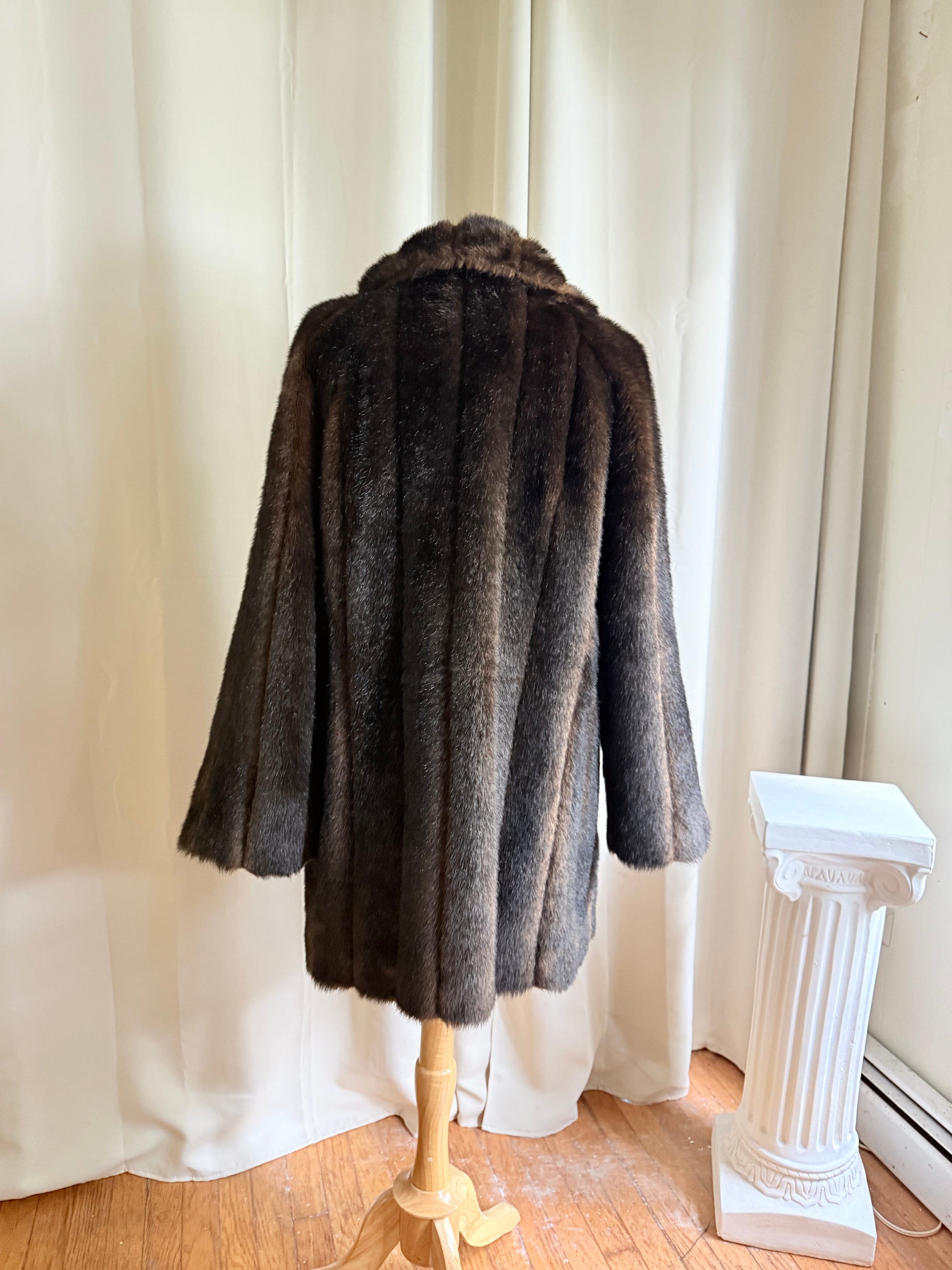 Jade Vintage  faux fur coat Vintage Brown faux fur coat Vintage Brown faux fur coat