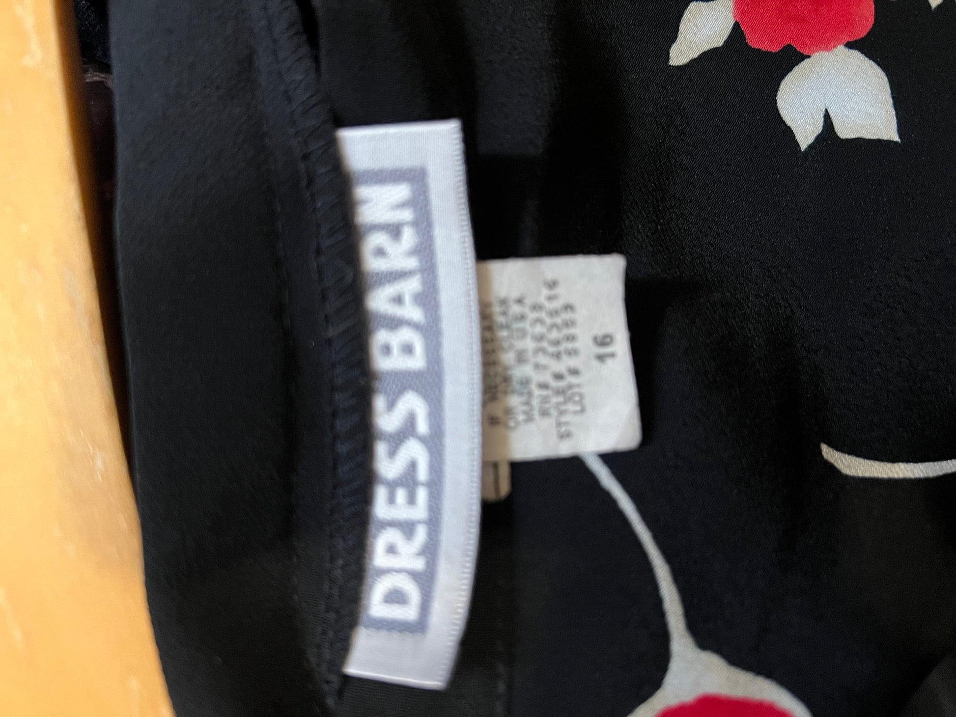 Jade Vintage  Skirt 90’s Dress Barn Black Flroal Midi Skirt 90’s Dress Barn Black Flroal Midi Skirt